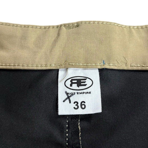 NWT Riot Empire Easy Motion Active Cargo Shorts, Size 36 - Picture 9 of 13